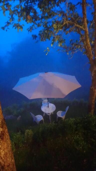 Cabana Con Banera Y Chimeneas En Puesta De Sol El Pacifico Exteriör bild